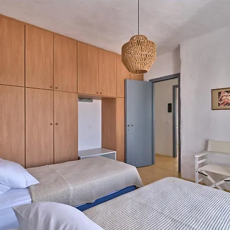 Luxury Mia With Pool And Amazing Sea Views,